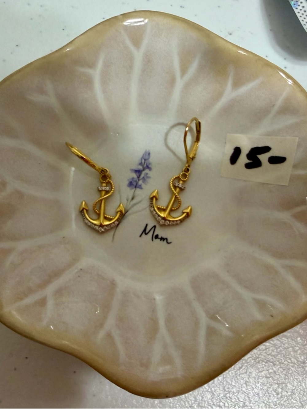 Personalized ceramic “mom” dish
